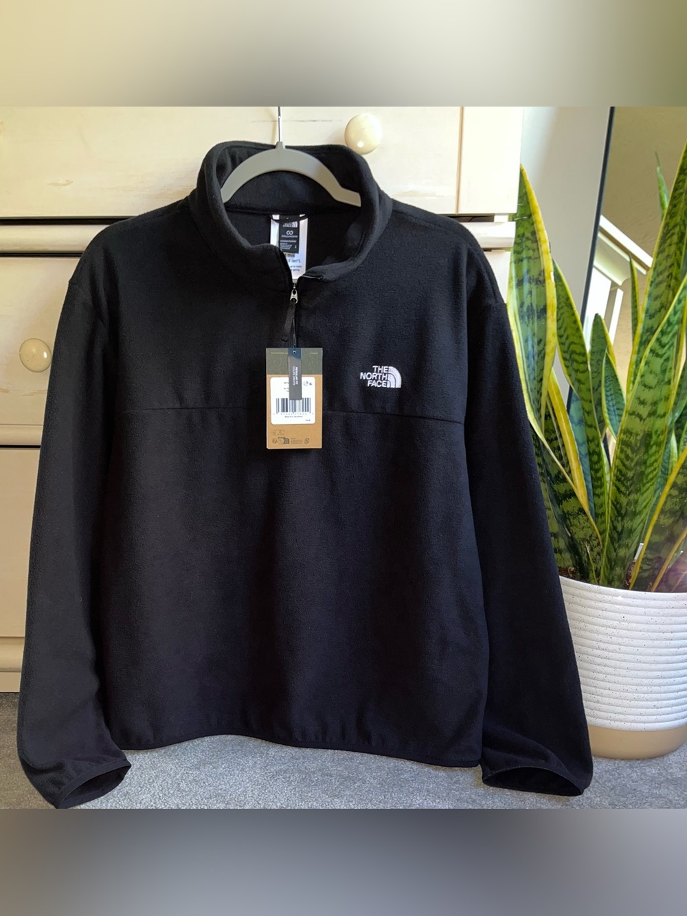 NWT The North Face Glacier 1/4 Zip Pullover Black L